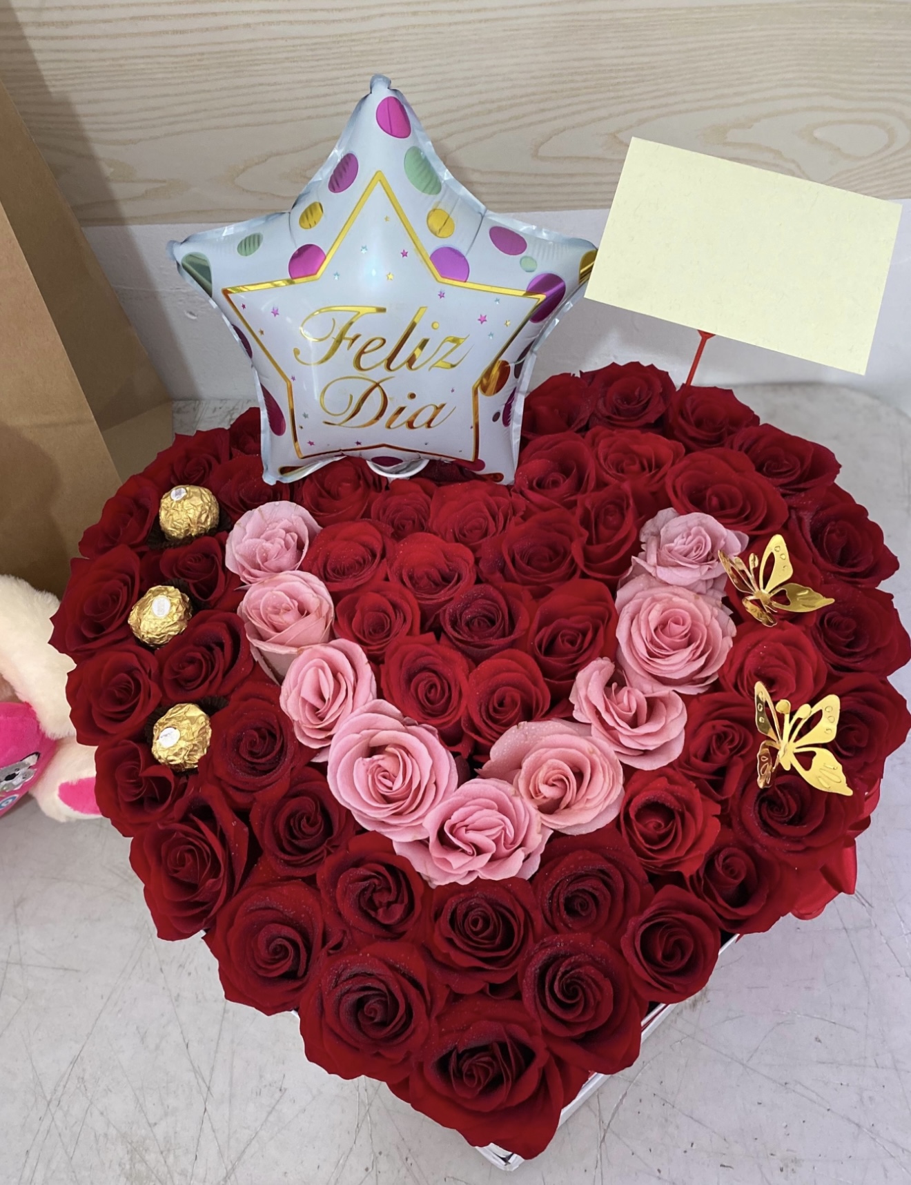 Arreglo Caja de rosas corazón #007
